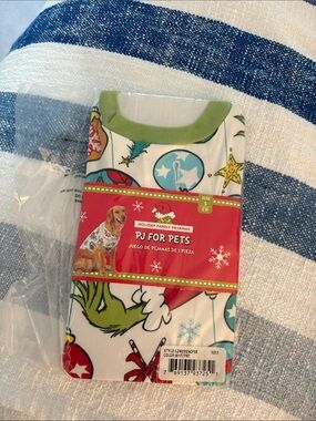 NWT Grinch Pet Pajamas Holiday Pajama Set in White and Green with Festive Print